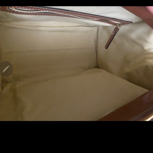 Chloe - Picture 5 of 11